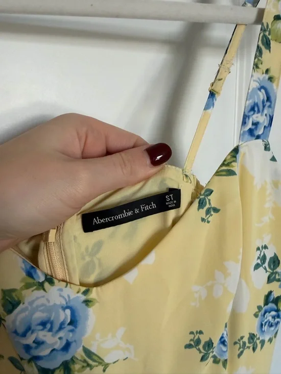 Abercrombie & Fitch Drama Ruffle Tiered Gown Pastel Yellow Floral - Picture 5 of 8